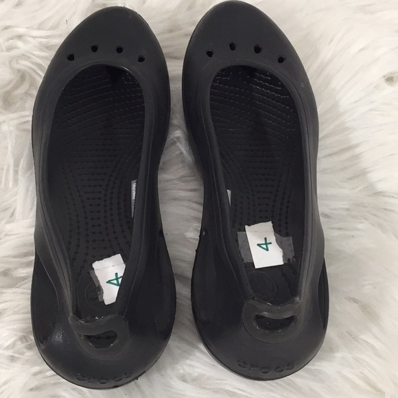 Crocs Women’s Kadee Flat Black sz 4 - Picture 11 of 13